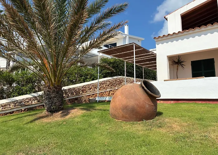 Chalet En Fornells A Primera Linea De Mar Con Piscina Y Vistas
