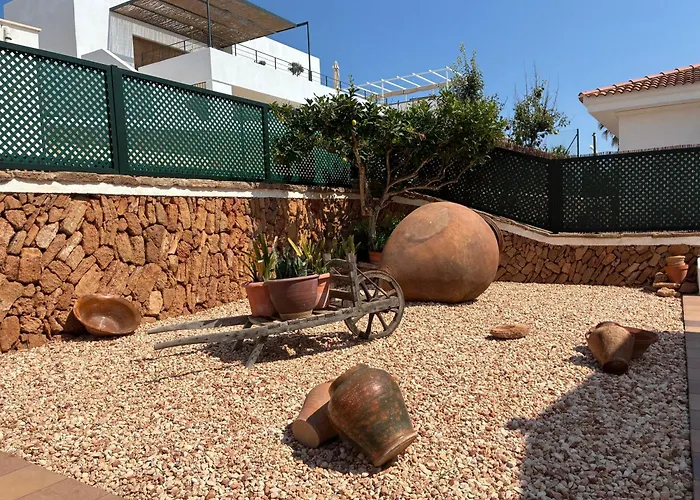 Chalet En Fornells A Primera Linea De Mar Con Piscina Y Vistas